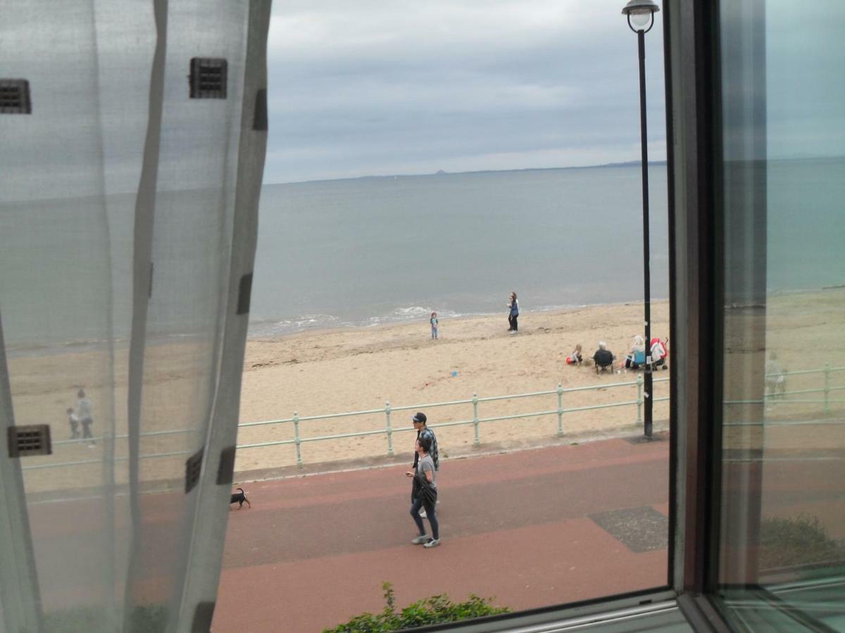 Edinburgh Beach View Apartment Exterior foto